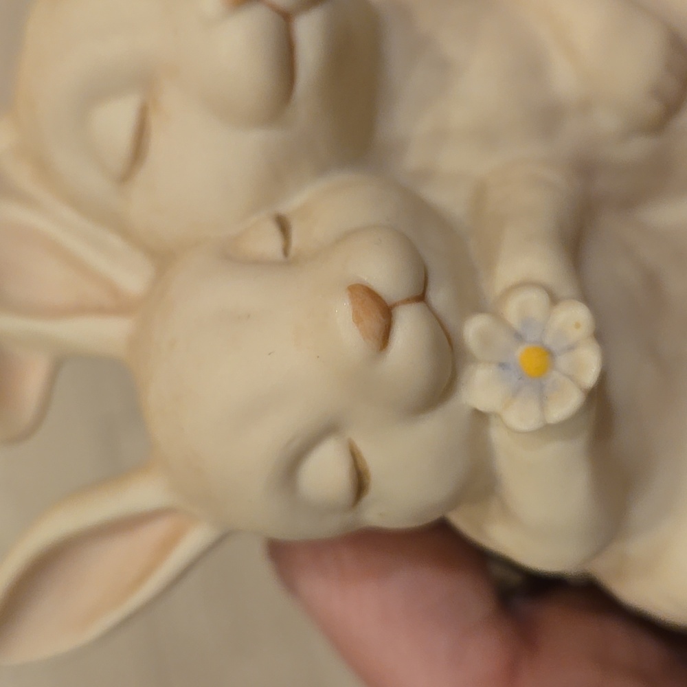 Homco Vintage 1990 "He Loves Me" Ceramic Cream Hugging Cuddle Bunnies - Picture 4 of 8
